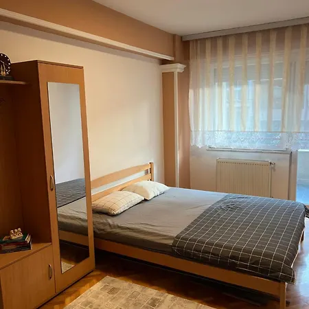 Modern Comfort Apartment, Near Center Apartment *